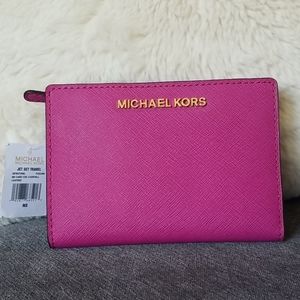 Michael Kors Net Set Travel Card Case Carryall